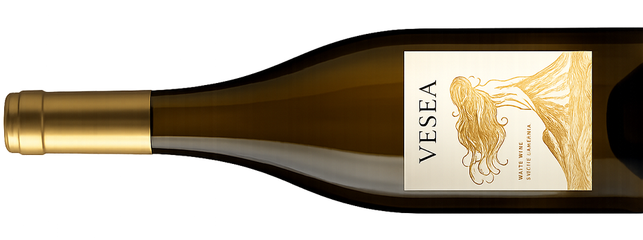 Bottiglia di Vesea Bianco vino elegante con riflessi dorati e origine vulcanica